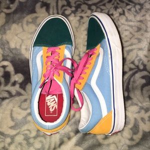 I am selling these Vintage vans.